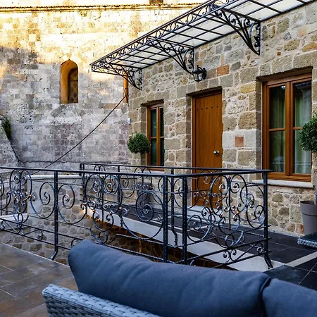 Chateau Anax Boutique